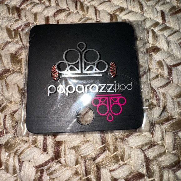 Shell Earrings - Picture 2 of 2